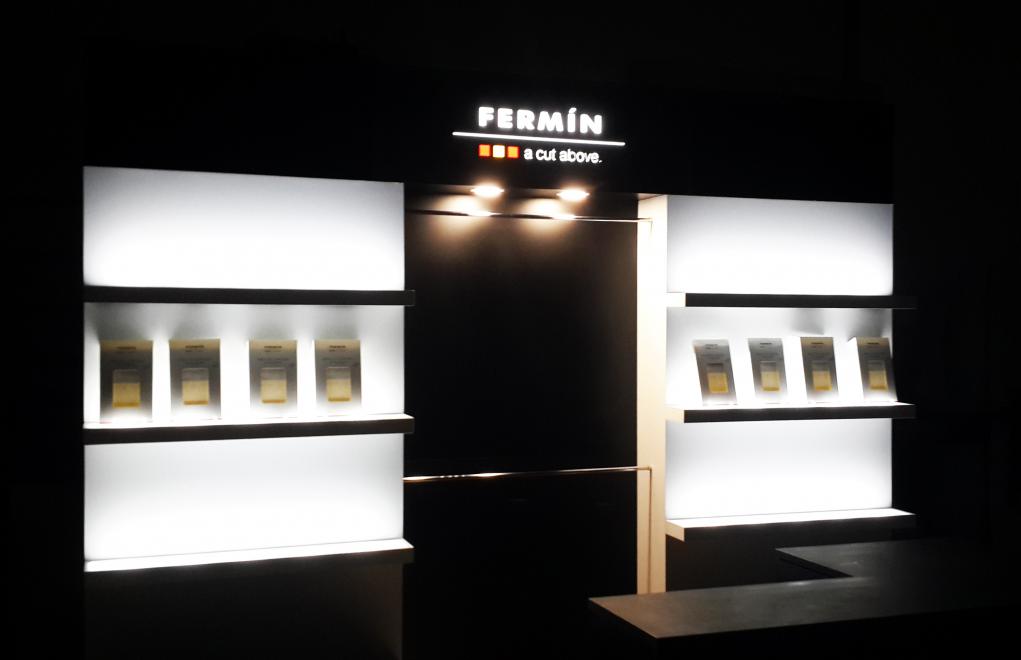 STAND FERM�N