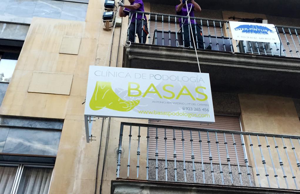 CL�NICA BASAS, r�tulo