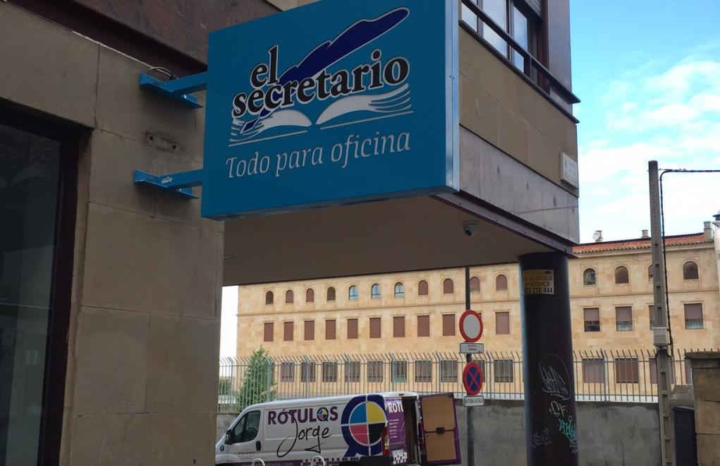 EL SECRETARIO